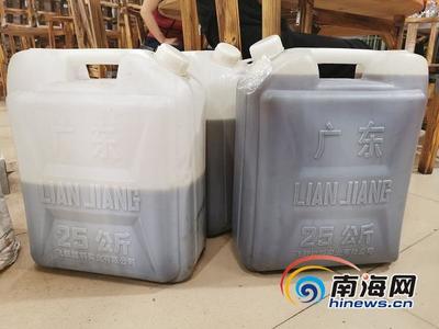 食品安全隱患曝光 ?？谝S食園使用三無散裝食用油，來源不明引發公眾擔憂
